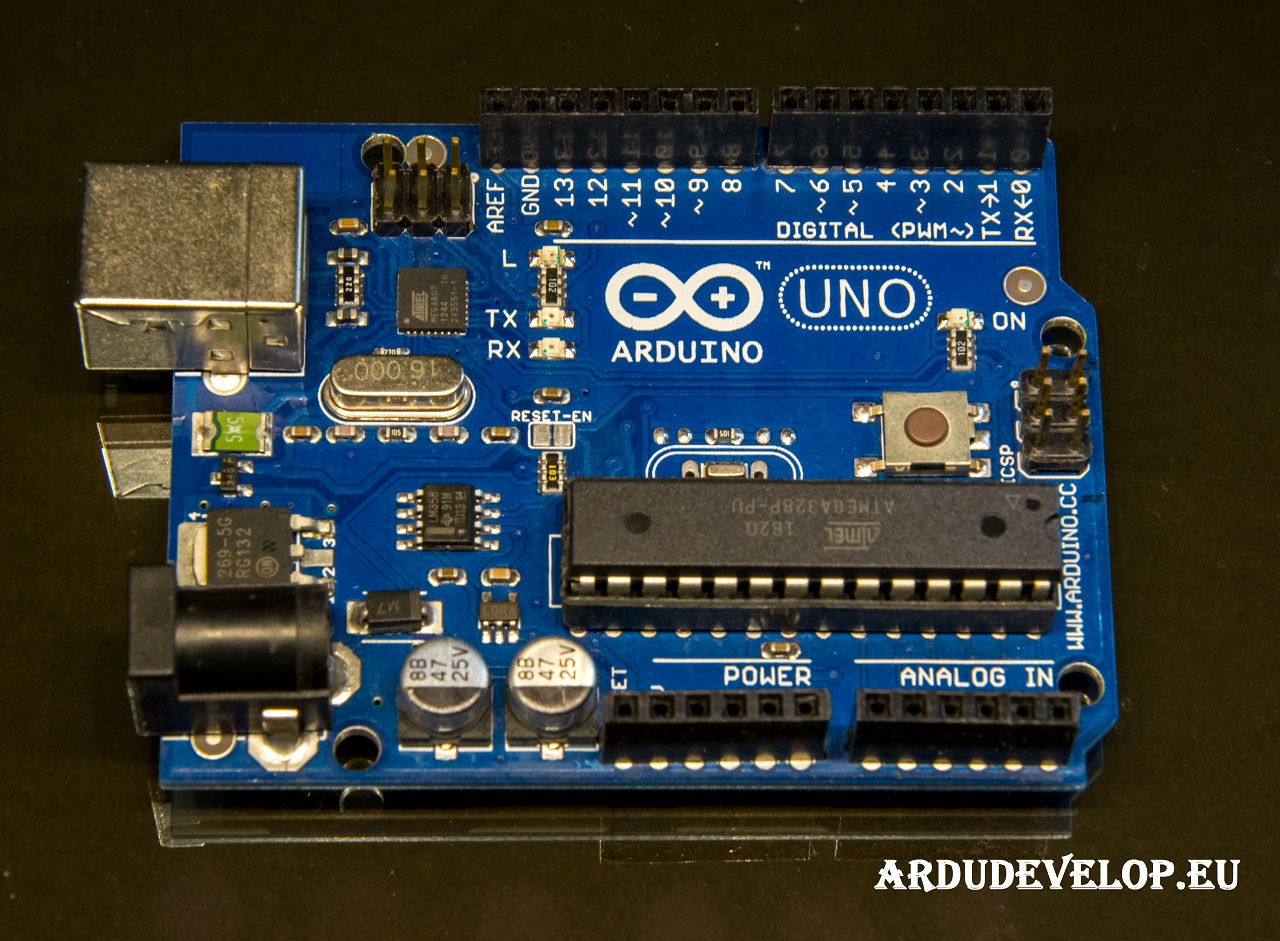 Arduino Uno първата ни програма blink.ino