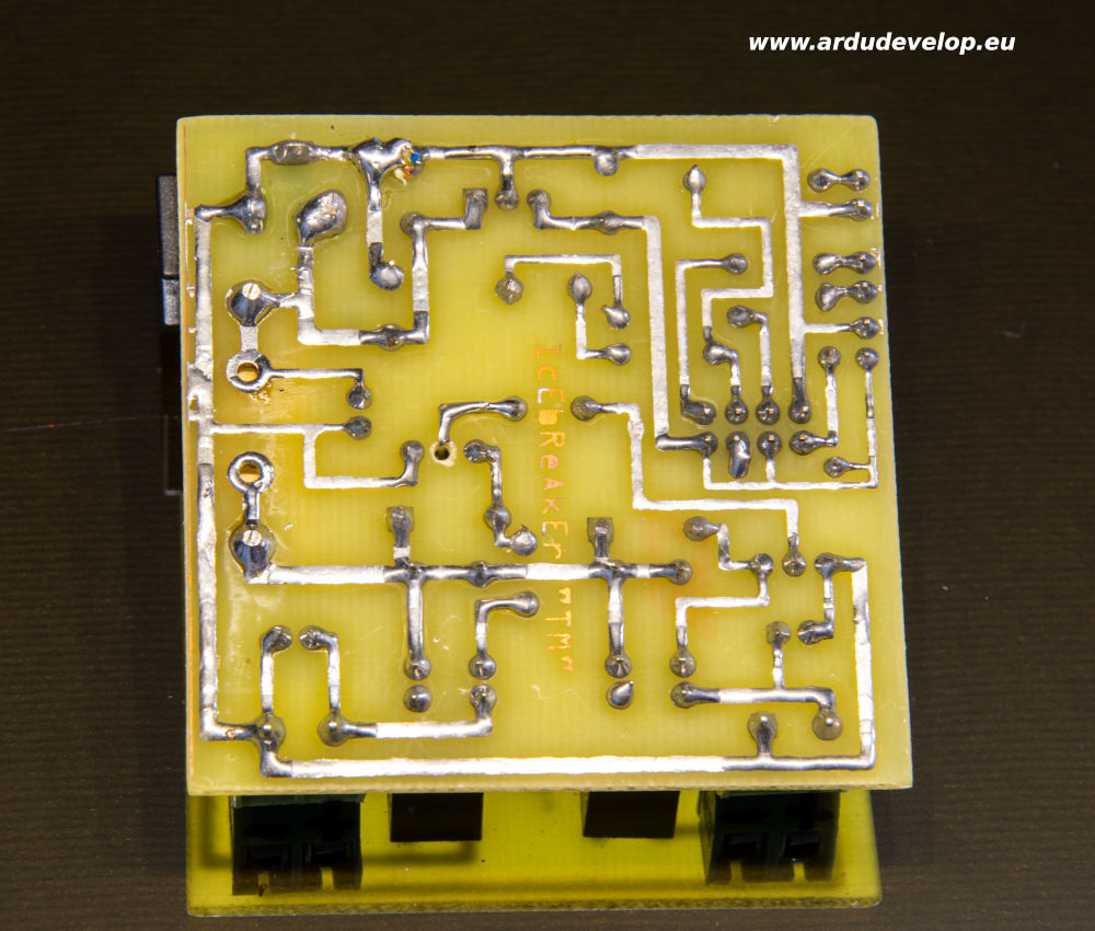 ESP8266-01 двуканален WEB релеен борд PCB